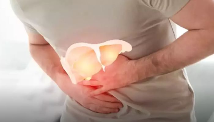 تصل للفشل الكبدي والأورام.. دليلك للوقاية من مضاعفات الكبد الدهني