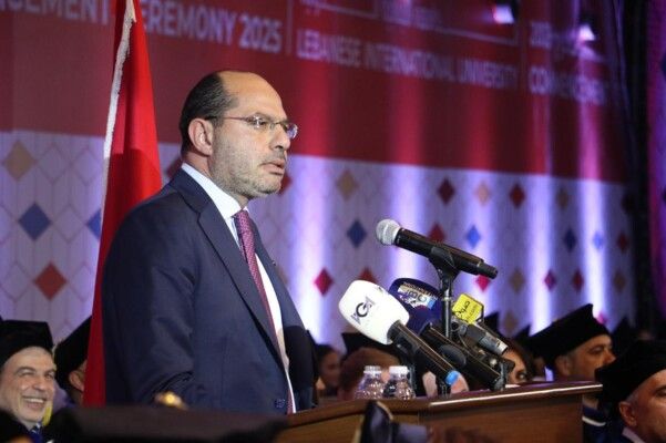 مراد: نرفض الفيدرالية والتقسيم ونتمسك بوحدة لبنان وعروبته