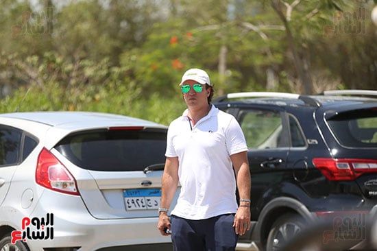 أشرف زكى وريهام حجاج والسعدنى فى جنازة المخرج سامح عبد العزيز