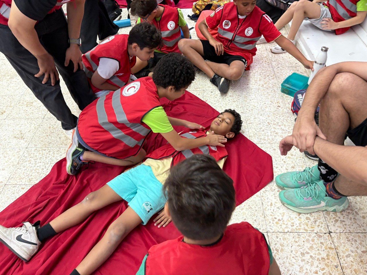 الهلال الأحمر المصرى يعلن انطلاق المعسكرات الصيفية لتدريب الأطفال على الإسعافات الأولية