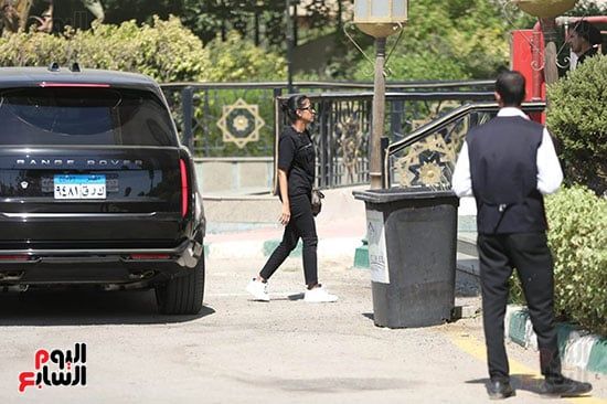 أشرف زكى وريهام حجاج والسعدنى فى جنازة المخرج سامح عبد العزيز