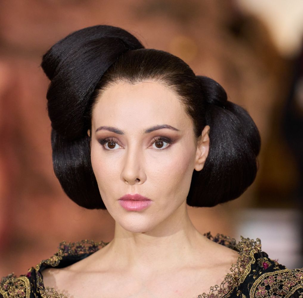 مكياج اليوم الثالث من أسبوع الموضة في باريس.. أناقة مترفة ولمسات فنية