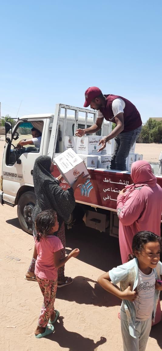 مؤسسة أبو العينين تشارك بقافلة “إيد واحدة” بالوادى الجديد لدعم الأولى بالرعاية