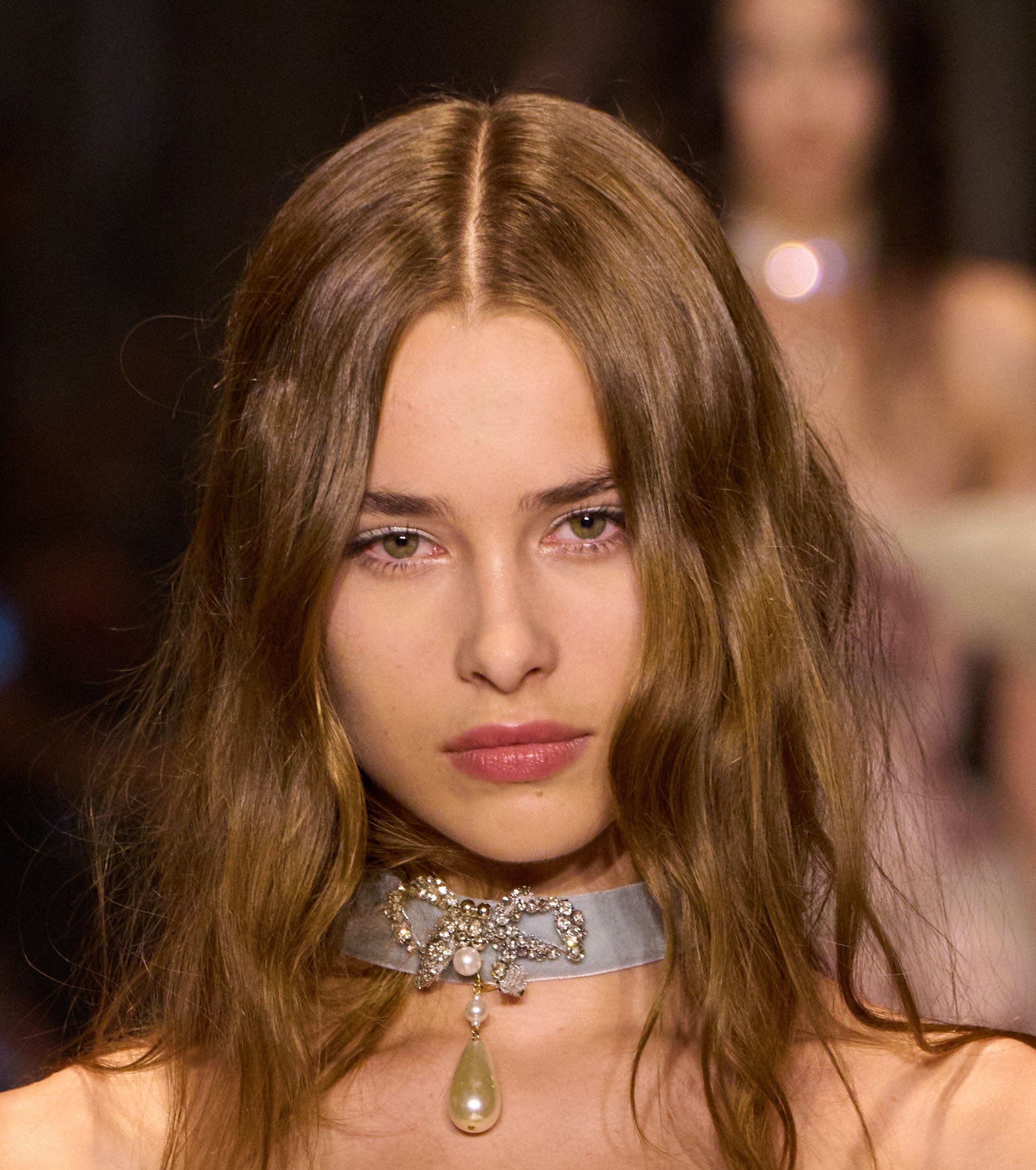 مكياج اليوم الثالث من أسبوع الموضة في باريس.. أناقة مترفة ولمسات فنية