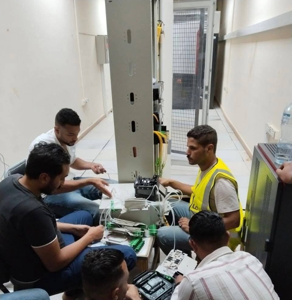 نقيب الاتصالات: جنود المصرية للاتصالات تطوعوا للعمل لسرعة إعادة الخدمة.. صور