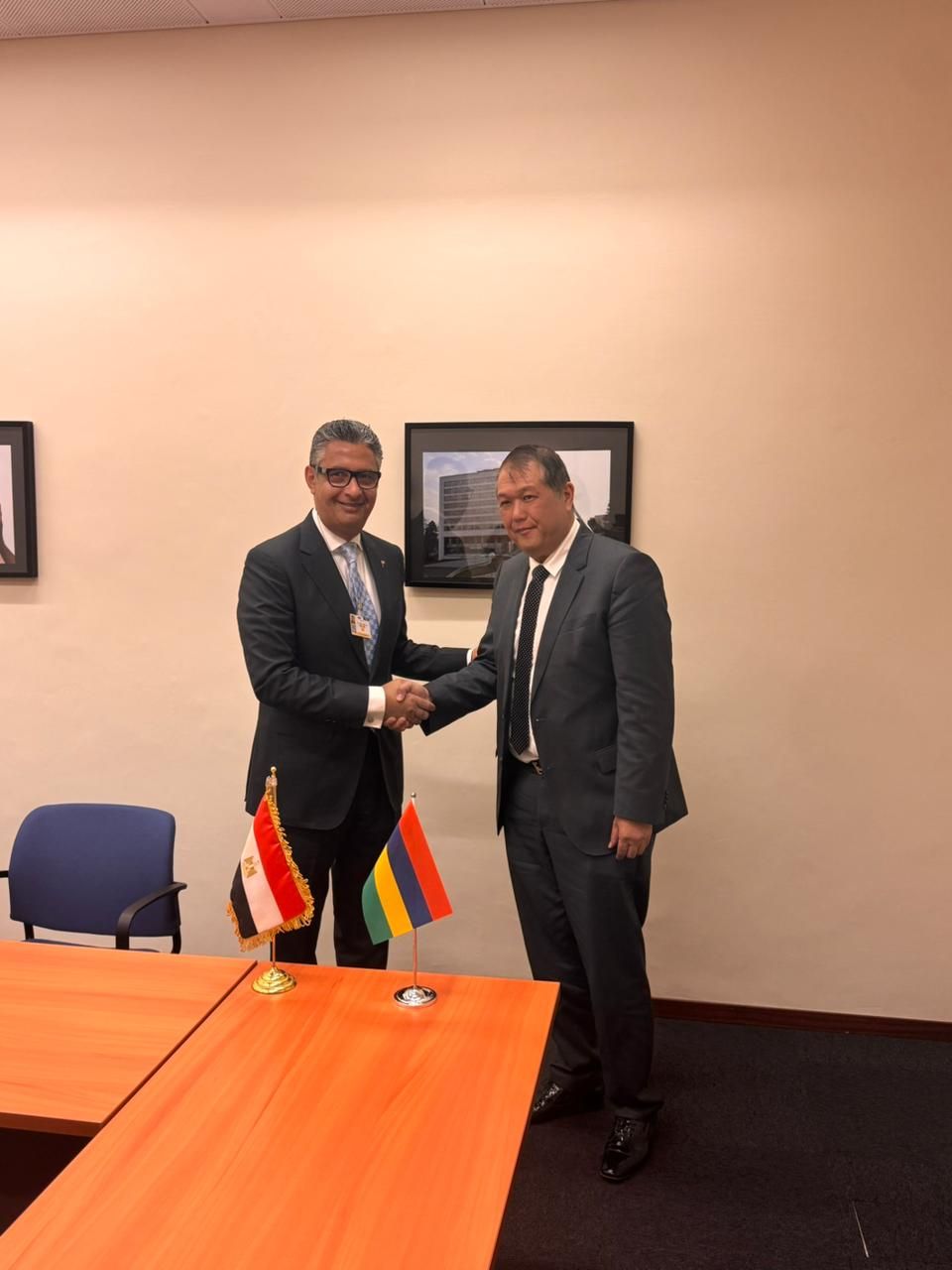 وزير التموين يبحث مع نظيره بجمهورية موريشيوس التعاون فى توريد السلع الأساسية