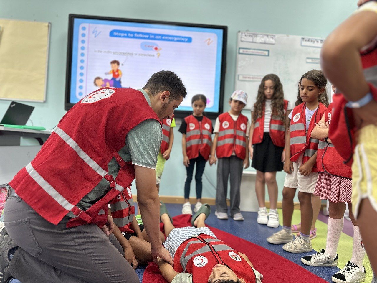 الهلال الأحمر المصرى يعلن انطلاق المعسكرات الصيفية لتدريب الأطفال على الإسعافات الأولية