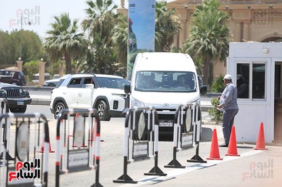 أشرف زكى وريهام حجاج والسعدنى فى جنازة المخرج سامح عبد العزيز