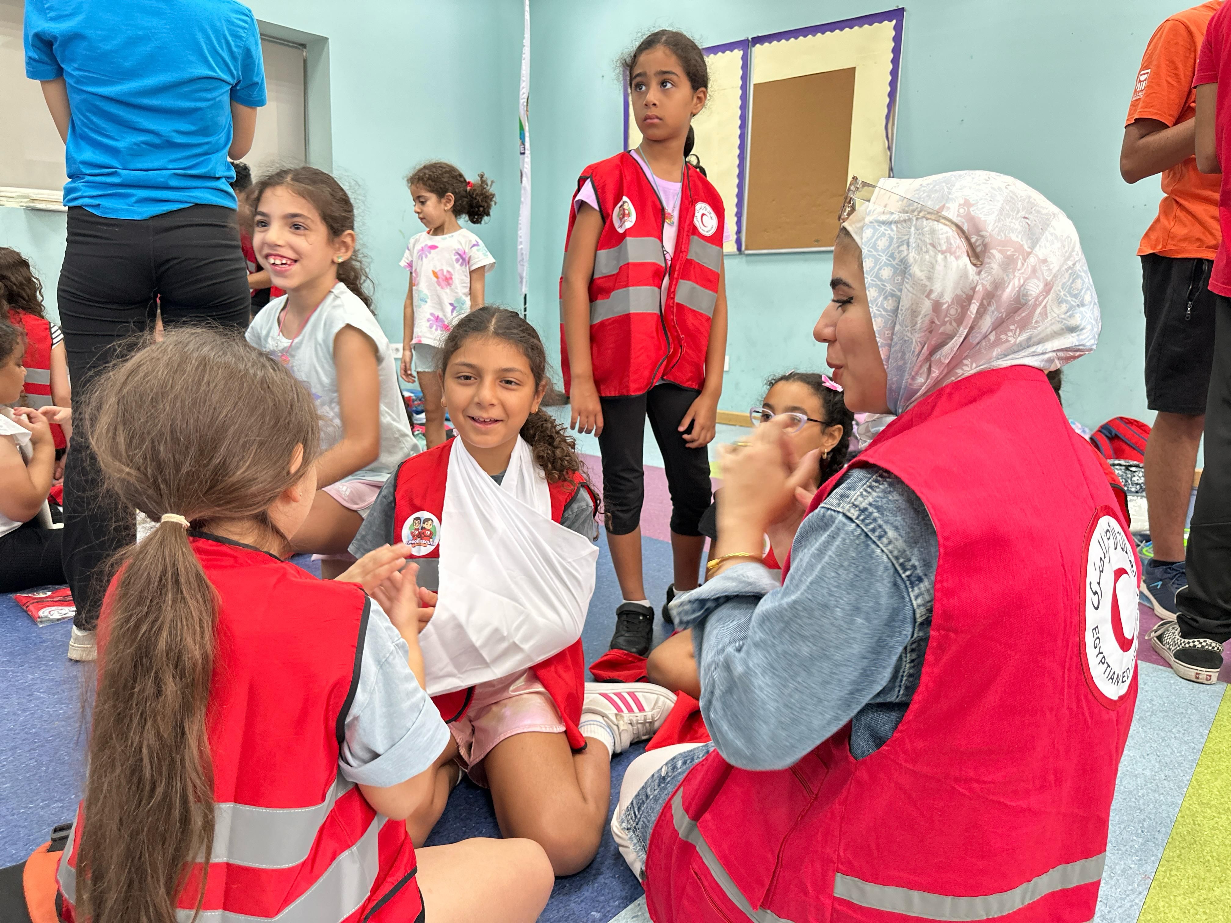 الهلال الأحمر المصرى يعلن انطلاق المعسكرات الصيفية لتدريب الأطفال على الإسعافات الأولية