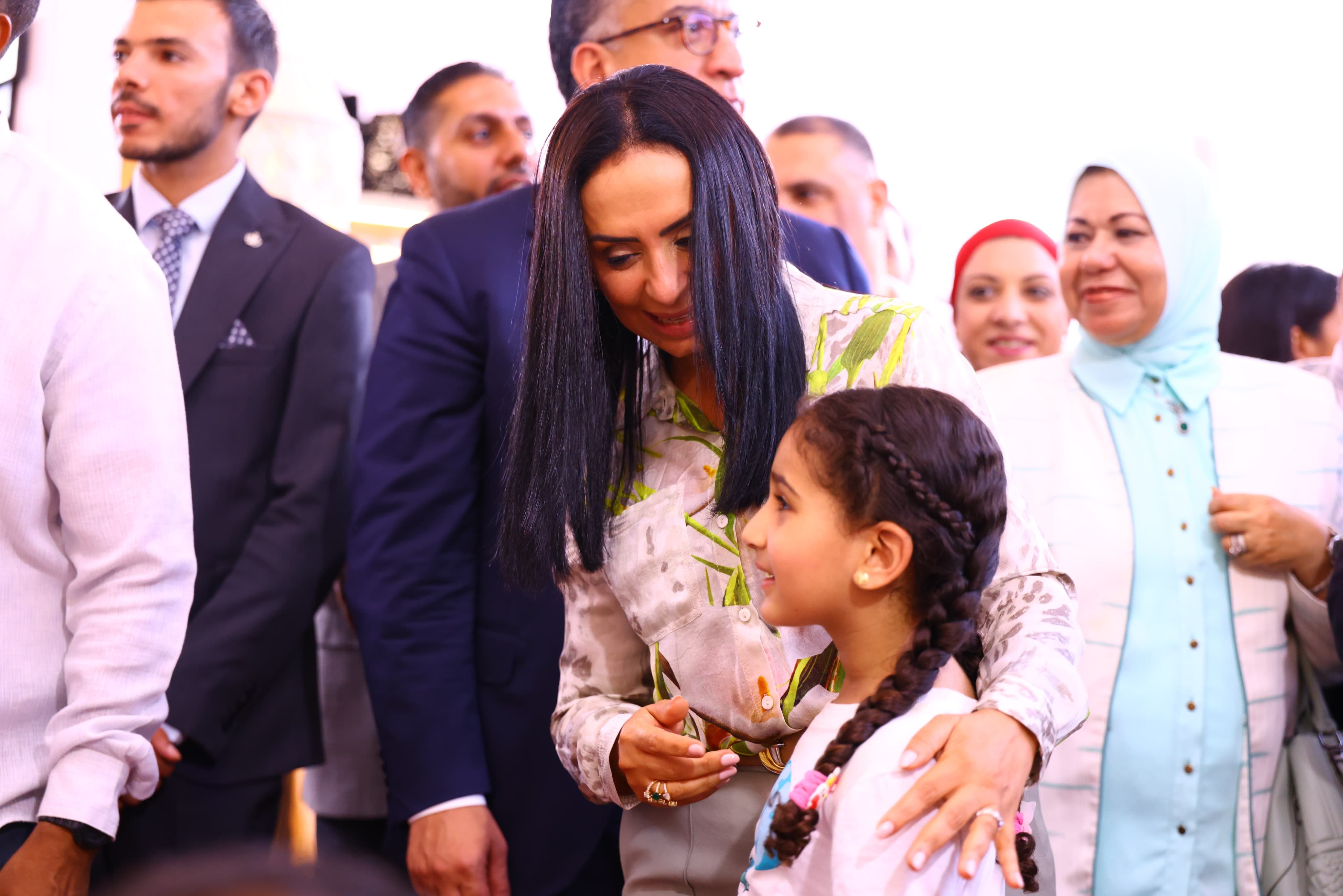 وزيرة التضامن تتفقد أروقة معرض "ديارنا للحرف التراثية" بالساحل الشمالى