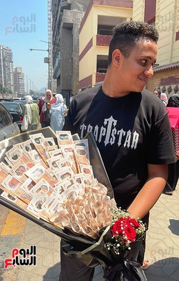 2000 جنيه و30 جرام ذهب.. أسرة تحتفل بابنتها بعد امتحانات الثانوية العامة