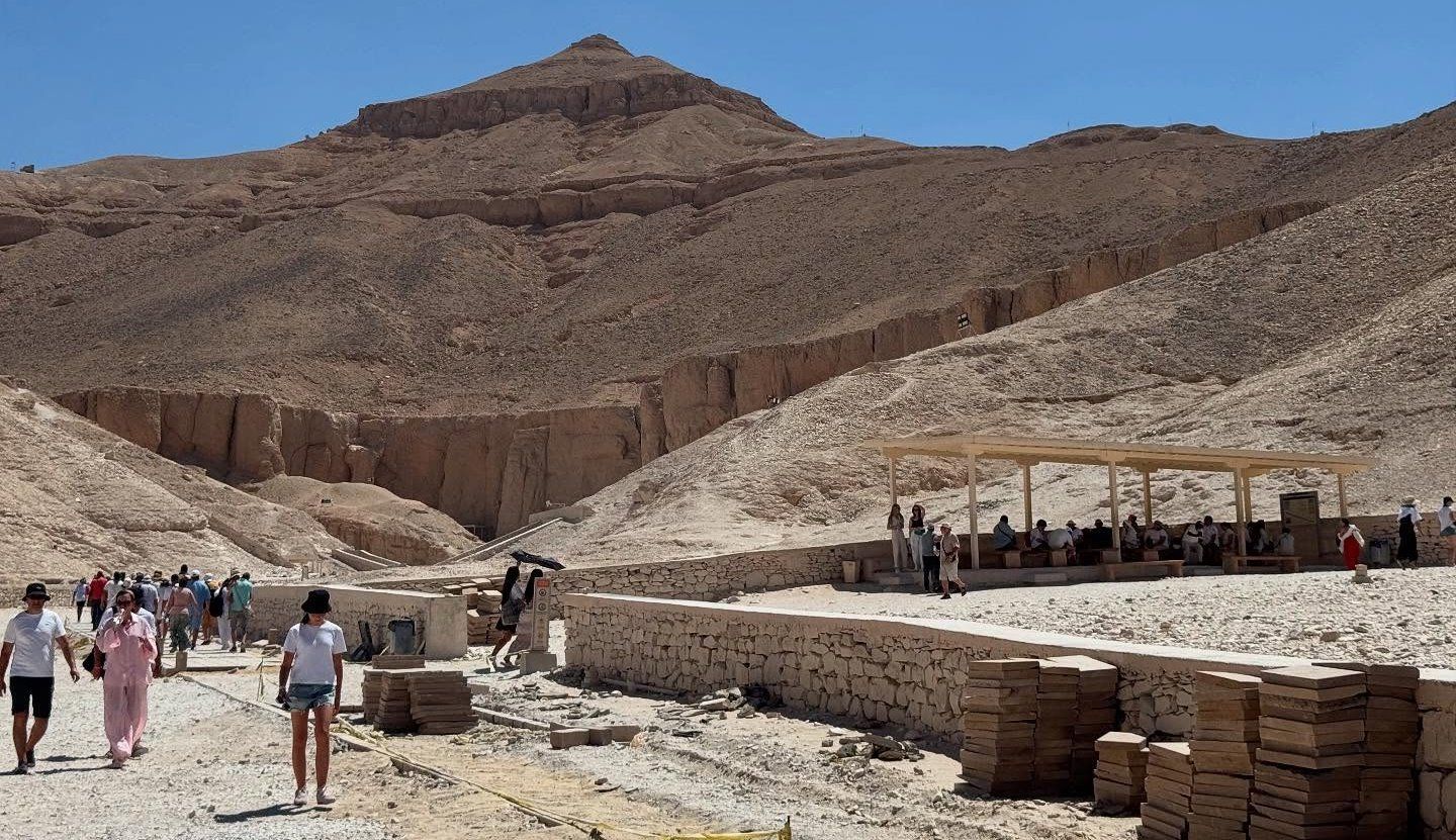 رحلات البالون الطائر والمعابد.. تجربة سياحية ساحرة فى الأقصر (صور)