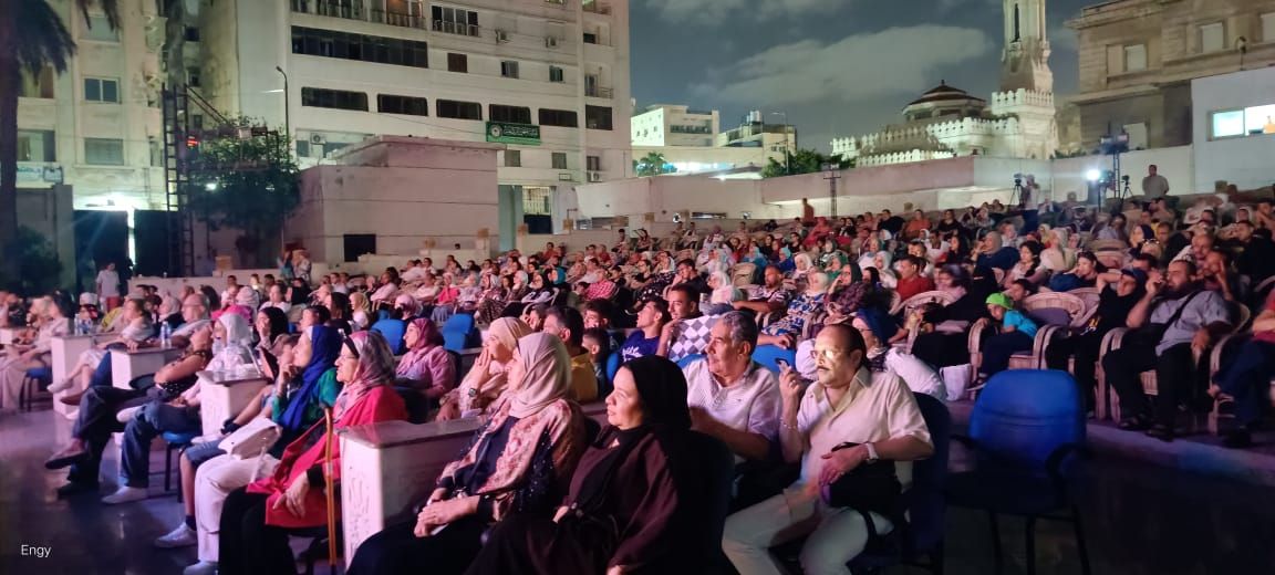 نجاح للموسم الصيفي بالبيت الفني للفنون الشعبية بعرض نوستالجيا 90/80