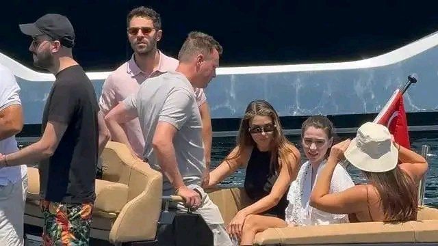 قصّة انفصال هاندا أرتشيل عن حبيبها تعود إلى الواجهة… وصور جديدة تحسم الجدل