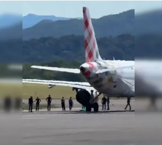 الامارات | ركض على مدرج الطائرات .. فابتلعه محرك الطائرة