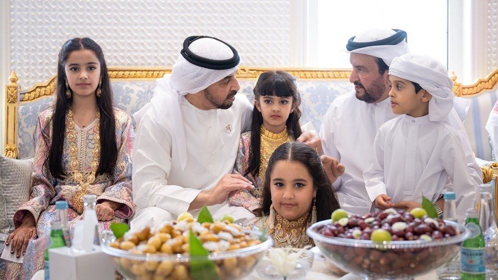 حمدان بن زايد يزور المواطن مبارك سعيد الحديلي المنصوري في مدينة السلع