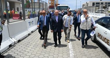 وزير الصناعة والنقل يجرى جولة تفقدية موسعة بمشروعات مينائى الإسكندرية والدخيلة
