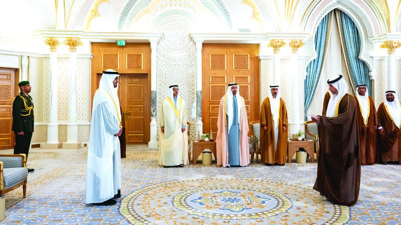 الامارات | رئيس الدولة يتسلّم أوراق اعتماد سفراء جدد لدى الدولة