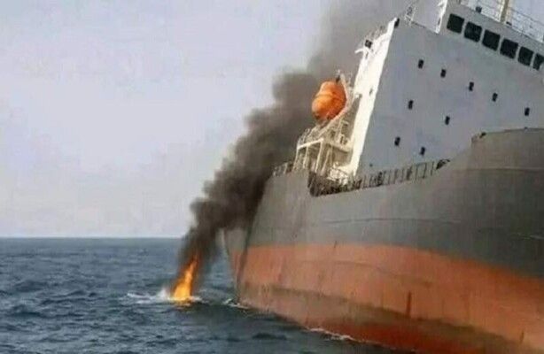 الحوثيون: سنضمن معاملة إنسانية لأفراد طاقم سفينة الشحن "إترنيتي سي" الذين تم إنقاذهم