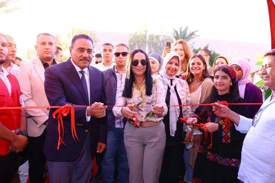 وزيرة التضامن تفتتح معرض ديارنا للحرف اليدوية والتراثية بمارينا.. صور
