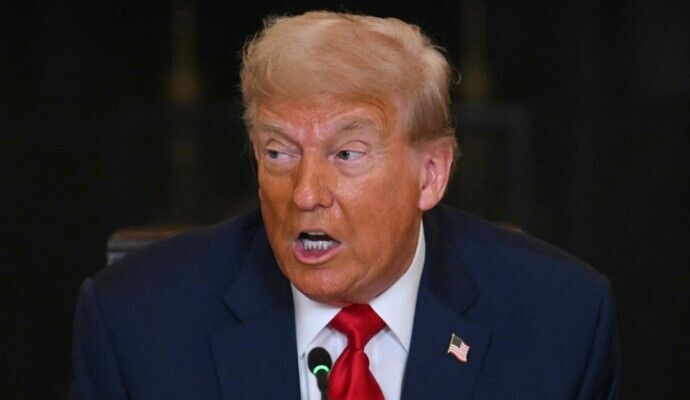 ترامب: سنفرض رسوما جمركية إضافية على كندا تصل 35% اعتبارا من بداية الشهر المقبل