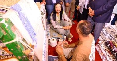 وزيرة التضامن تفتتح معرض ديارنا للحرف اليدوية والتراثية بمارينا.. صور