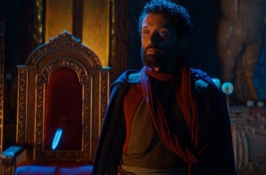 كريم محمود عبد العزيز ملكا لمملكة الحرير في الحلقة الأخيرة