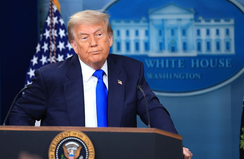 " سي إن إن" تسرب تسجيلا لتصريحات الرئيس الأمريكي...ترامب هدد بقصف موسكو فماذا كان رد بوتين؟