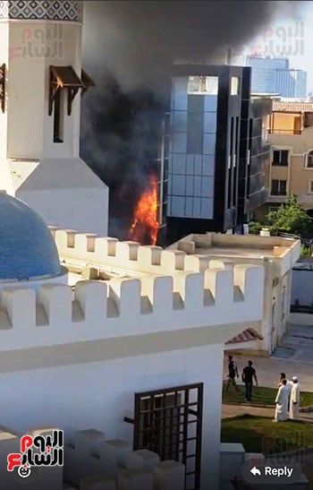 اندلاع حريق فى دبى مول بمنطقة الشيخ زايد.. فيديو وصور