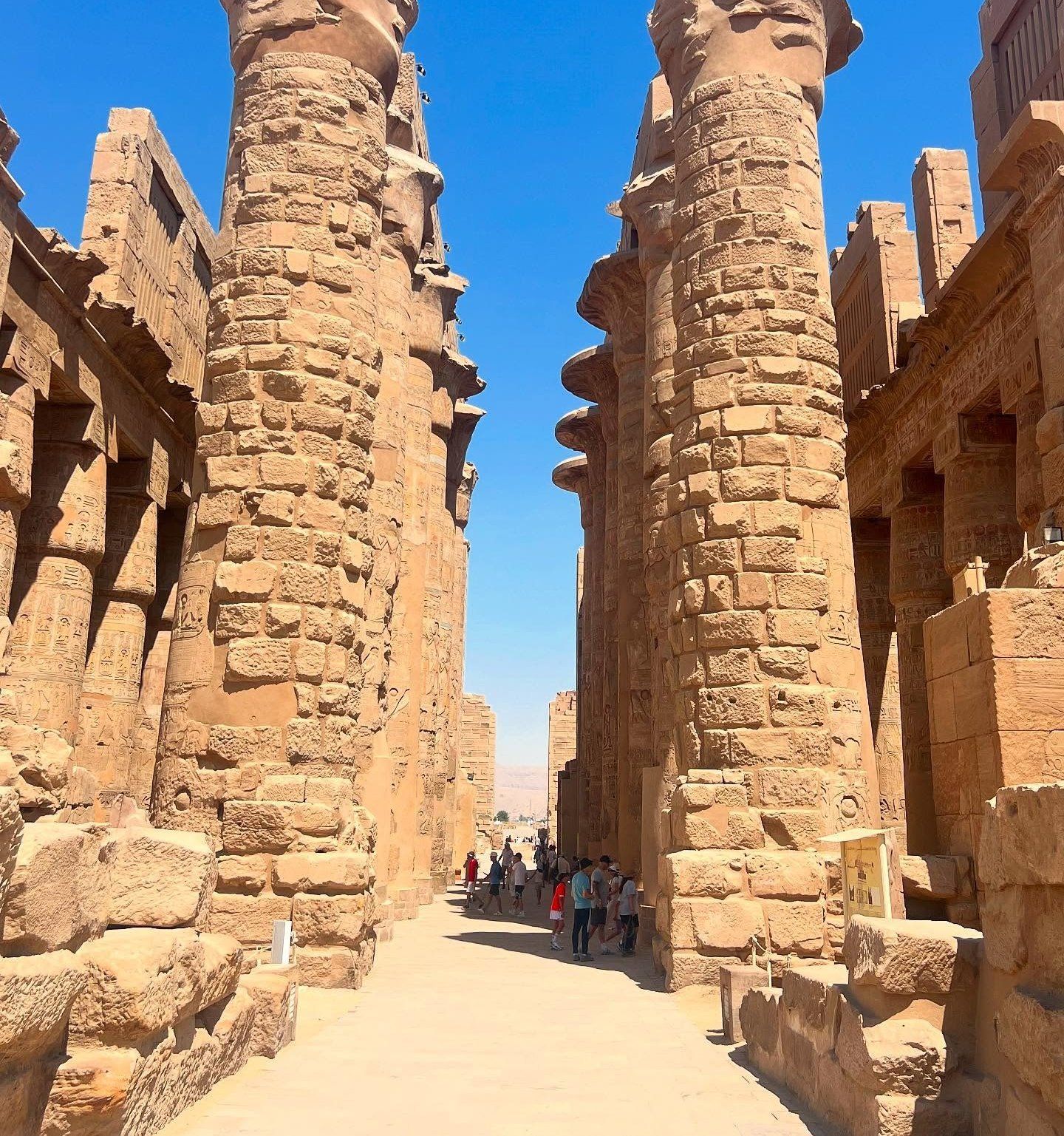 رحلات البالون الطائر والمعابد.. تجربة سياحية ساحرة فى الأقصر (صور)