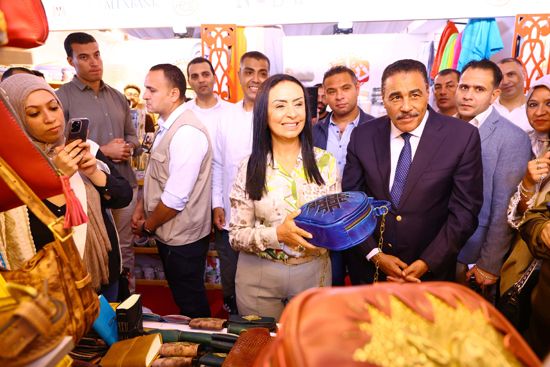 وزيرة التضامن تفتتح معرض ديارنا للحرف اليدوية والتراثية بمارينا.. صور