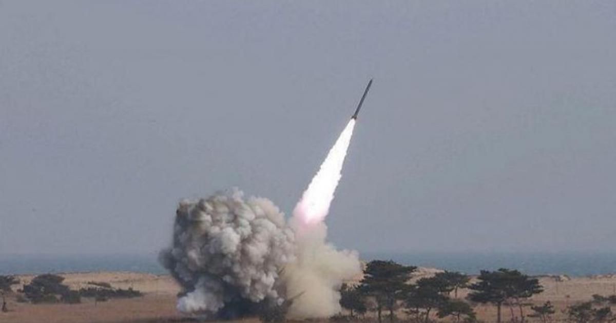 القوات المسلحة اليمنية تعلن استهداف مطار اللد بصاروخ باليستي