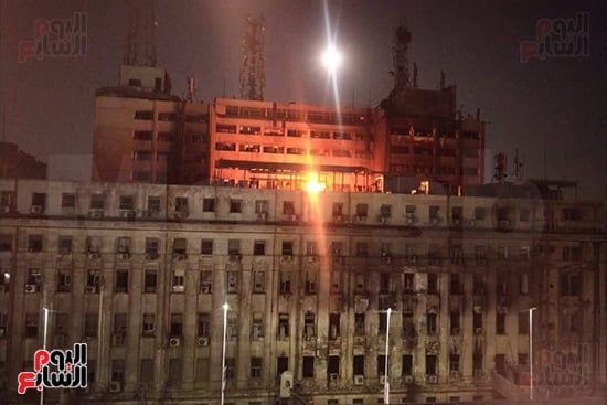 بث مباشر.. تجدد اشتعال النيران داخل مبنى سنترال رمسيس