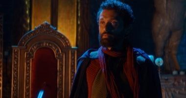 كريم محمود عبد العزيز ملكا لمملكة الحرير في الحلقة الأخيرة