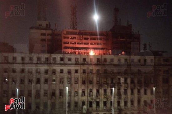 بث مباشر.. تجدد اشتعال النيران داخل مبنى سنترال رمسيس