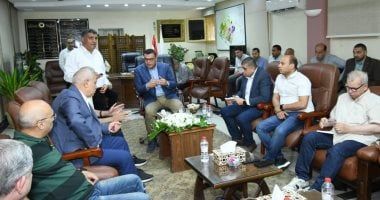 وزير الإسكان يعقد اجتماعا بمقر جهاز "مدينة السادات" لمتابعة سير العمل