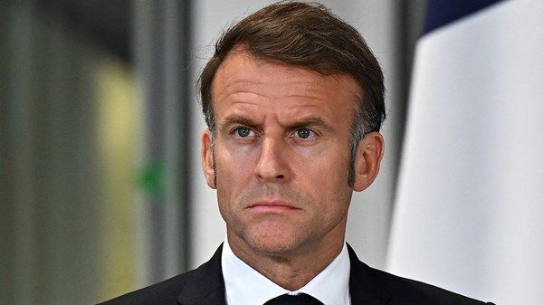 ماكرون يدعو للدفاع عن مصالح أوروبا بعد رسوم ترامب الجديدة