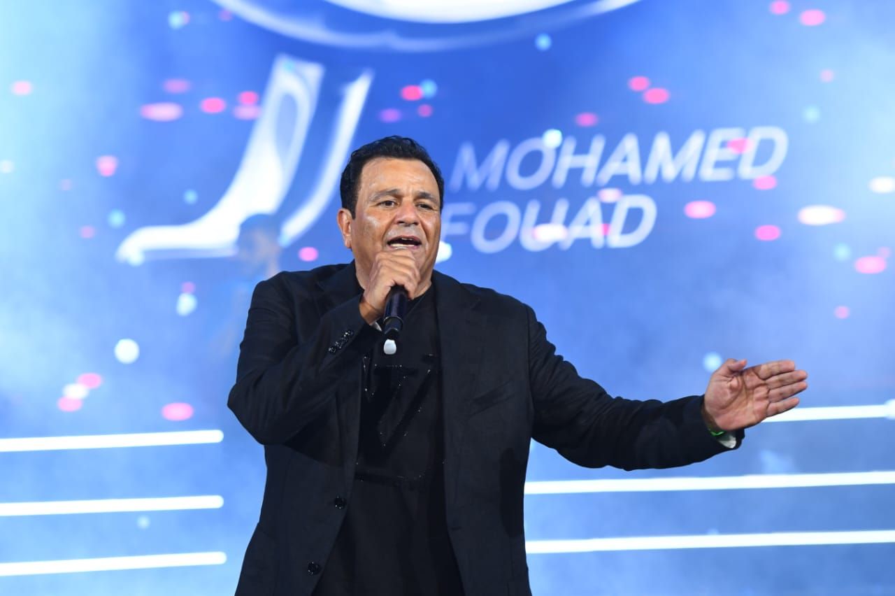 محمد فؤاد يشعل افتتاح المسرح الرومانى بباقة من أجمل أغانيه