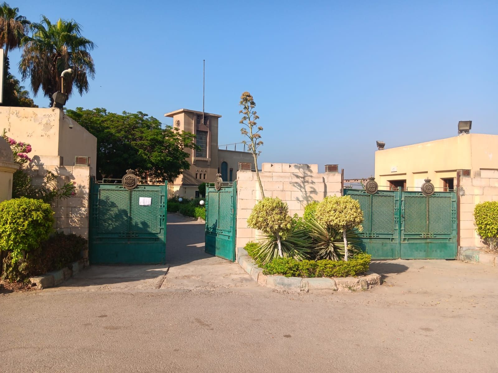 السياحة والآثار ترد بالصور: ركن فاروق آمن وسليم ولم يتعرض لأي حريق أو أضرار