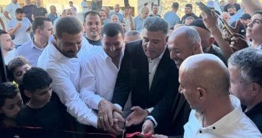 رغم المعاناة.. فلسطيني من نابلس يهدى والده مسجدا صدقة جارية على روحه.. صور