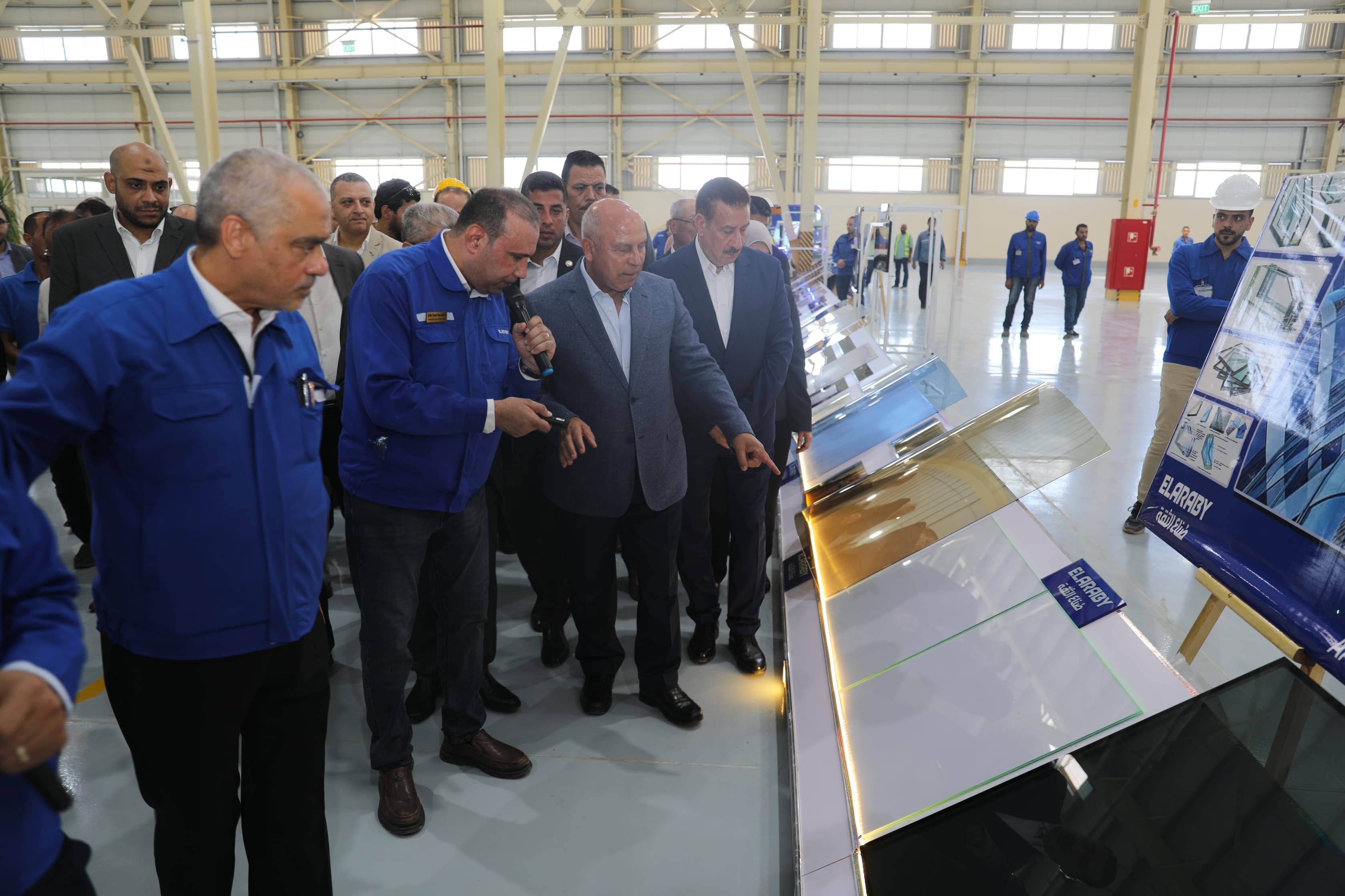 كامل الوزير يفتتح مصنعا ويضع حجر الأساس لمصنع جديد لإنتاج ثلاجات وديب فريزر