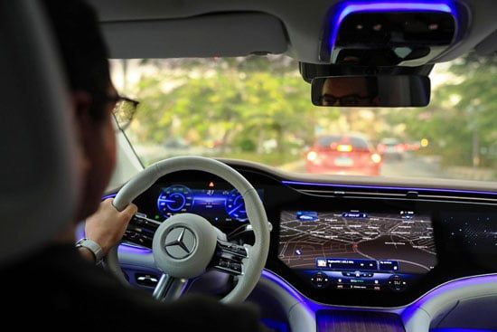 فى نادى الرحاب.. "عز العرب ستار" تفتتح مركزًا لتجربة قيادة سيارات مرسيدس