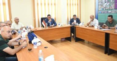 وزير الإسكان يعقد اجتماعًا لمتابعة سير العمل فى "النوبارية الجديدة"