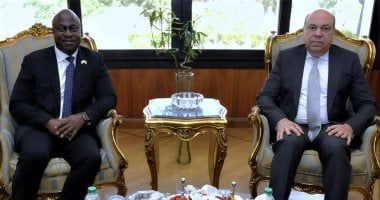 وزير الطيران المدنى يبحث مع نظيره السيراليونى التعاون المشترك