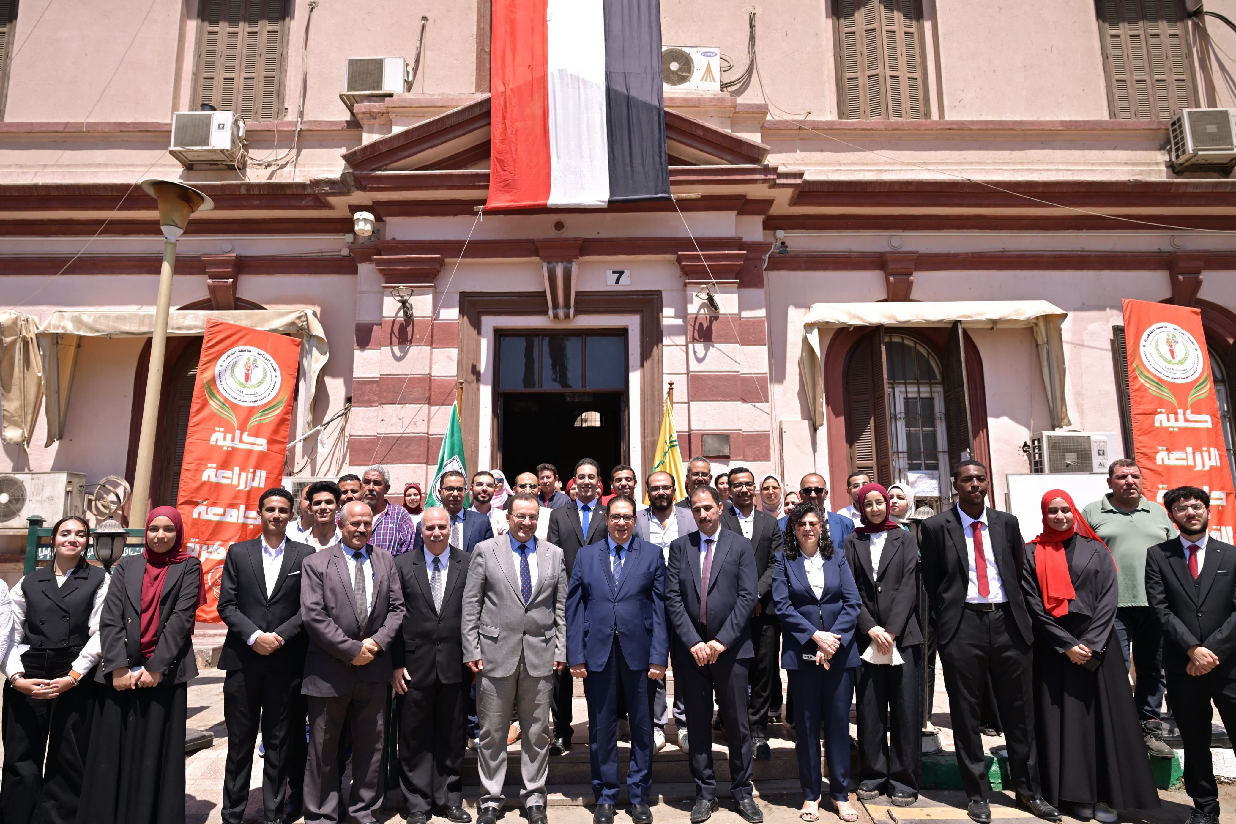 تنسيق الجامعات 2025.. جاهزية معامل التنسيق الإلكترونى لكليات جامعة القاهرة