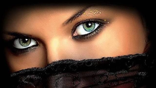 تُبلغنا العيون بما أردنا