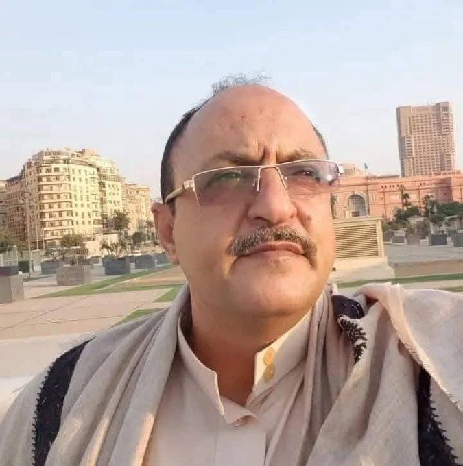 هل بدأت أوراق الجماعة تتساقط؟.. الكشف عن انشقاق مسؤول بارز عن الحوثيين ووصوله إلى القاهرة.. الاسم والصورة