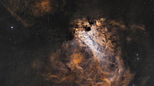 بعدسة إماراتية .. التقاط صورة عالية الدقة لأشهر مناطق تكون النجوم في "درب التبانة"