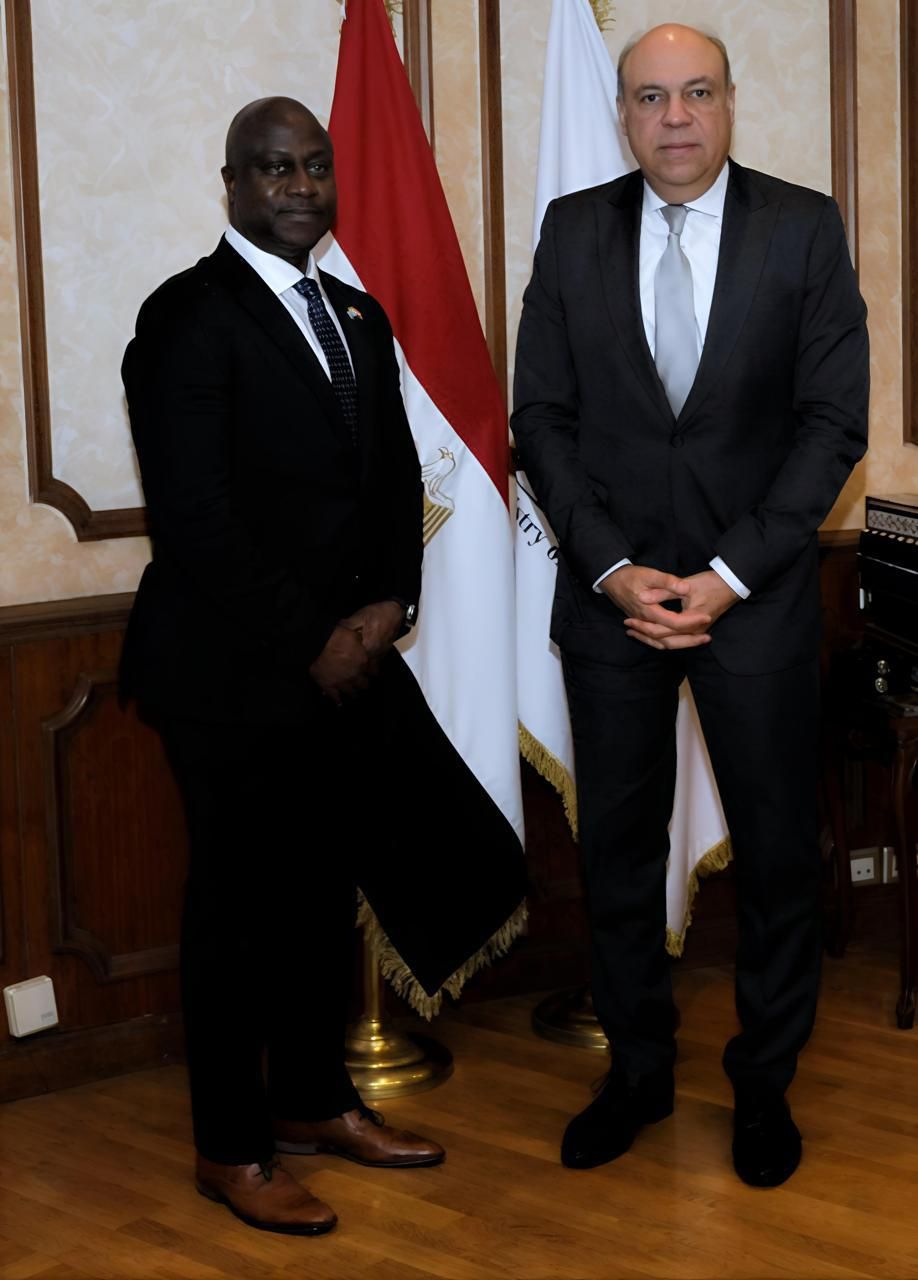 وزير الطيران المدنى يبحث مع نظيره السيراليونى التعاون المشترك