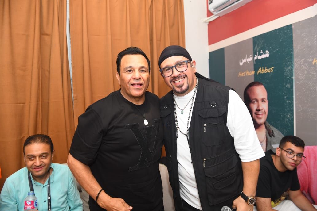 محمد فؤاد يشعل افتتاح المسرح الرومانى بباقة من أجمل أغانيه